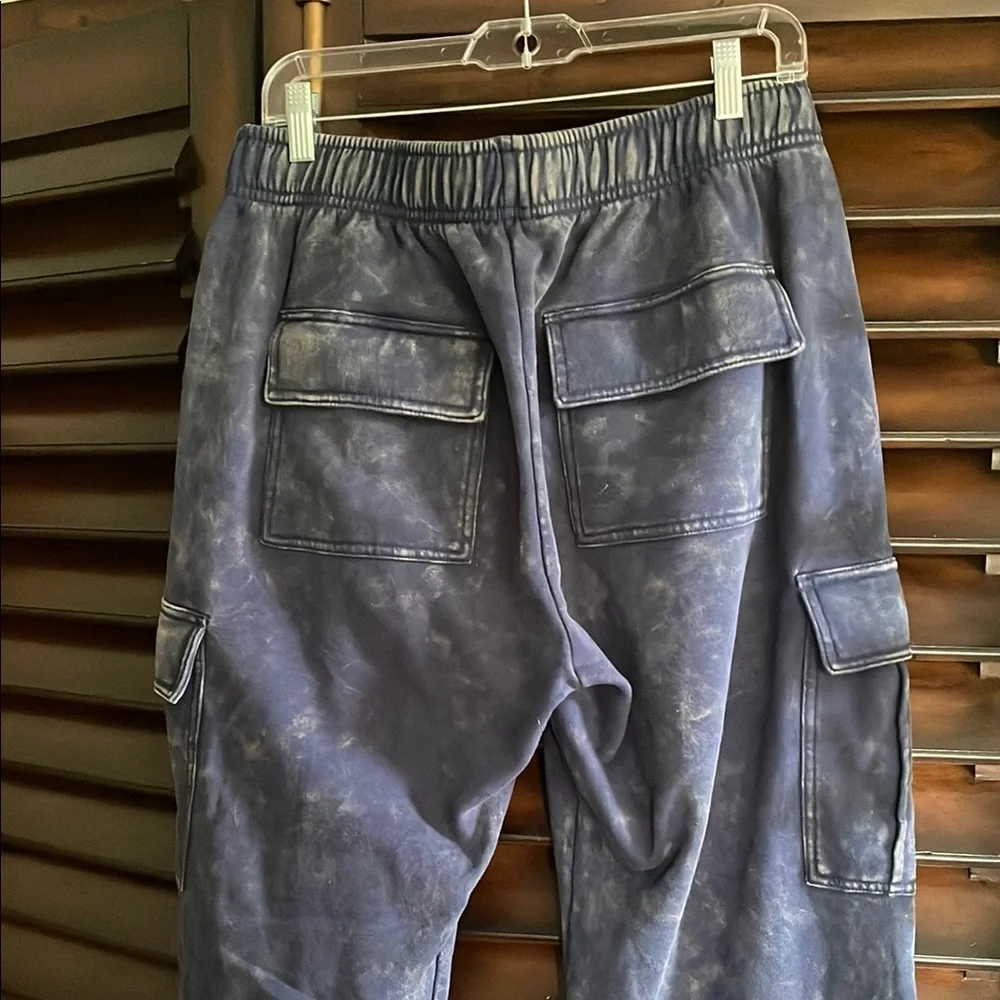 Earthbound Blue Cargo Pants EUC Sweatpants Medium - Picture 8 of 9